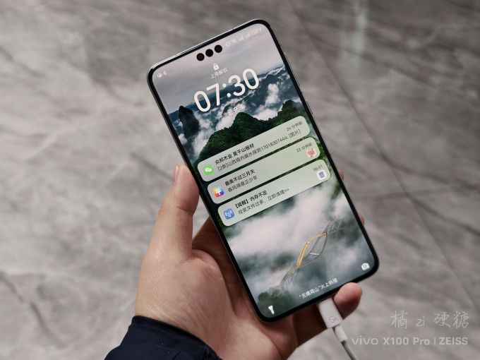 华为mate 60 pro手机怎么样 旗舰机的裸机手感之王还得是它,遥遥领先!