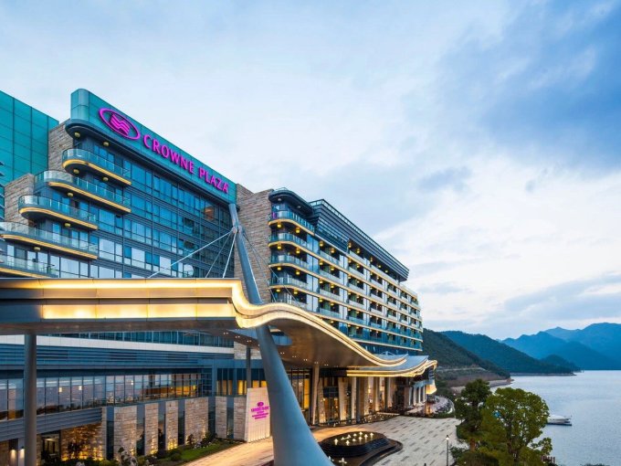 带娃游玩带父母散心力荐这家杭州千岛湖皇冠假日酒店399晚