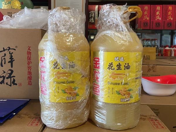 70块钱一桶5L花生油，还送炒米粉！