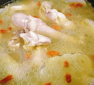 周末了，来一锅暖暖的鸡汤吧！