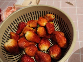妃多多正宗红颜99草莓新鲜水果正宗15-25g草莓2.5斤拍2合并1箱5斤彩箱装 红颜99草莓 2.5斤彩箱装