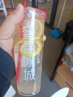 雪王家的柠檬水，6.6两杯