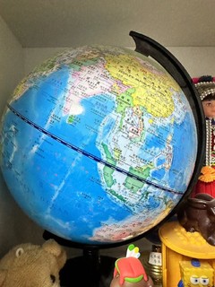 学习地理离不开地球仪，放在家里也是一件精美的的摆件！