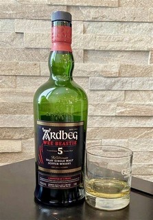 Whisky Life：雅柏（Ardbeg）阿贝5年小怪兽威士忌