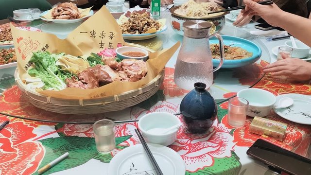 不为工作喝酒，只为下班干杯🍺