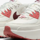 分享一款耐克的女子运动鞋——Nike Air Max 90 LV8 SE