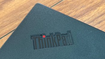 ThinkPad X1 Carbon 2018老本照样是移动办公神器！