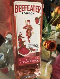必富达（Beefeater）粉红金酒GIN琴酒杜松子 英国伦敦洋酒 风味配制酒 700ml 女神节