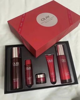 玉兰油（OLAY）大红瓶4步护肤品套装礼盒(面霜爽肤水洗面奶精华)女神节礼物