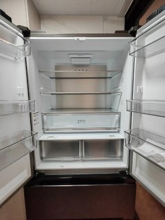 美的508L冰箱：极简设计，智能便捷
