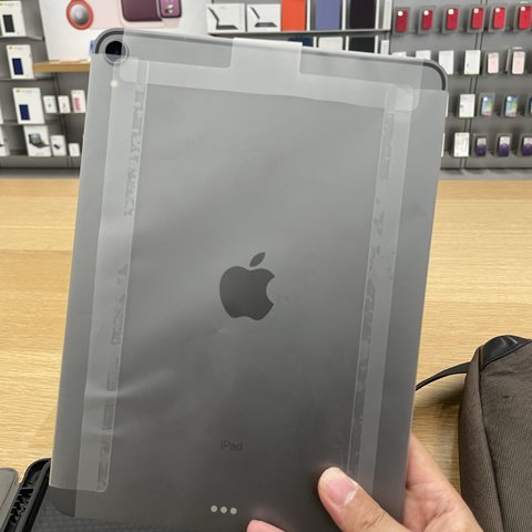 苹果官方直营店老款2017 ipad pro更换电池 结果直接免费换2018 ipad pro新款