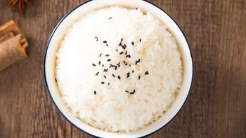经常吃“冷米饭”，能降血脂、降血糖，甚至脂肪肝也变好了？