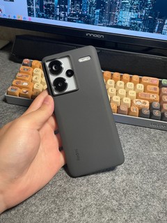 Redmi Note 13 Pro+，手感真不错 