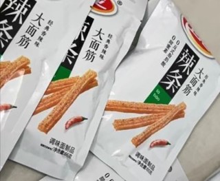 一吃就停不下来的辣条，打工族必备的食品