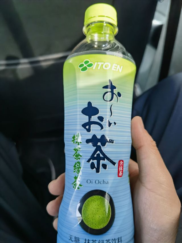 伊藤园绿茶抹茶饮料还挺好喝