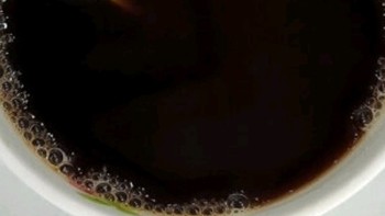 减肥提神，喝雀巢即溶美式黑咖啡