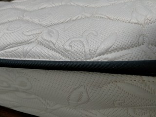 雅兰床垫，进口乳胶软硬双面，独袋静音弹簧床垫