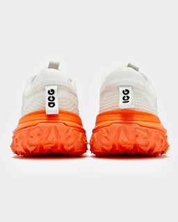 ✨春天必备良品✨Nike ACG Mountain Fly 2新色登场，开启你的户外时尚之旅！