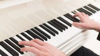 2024钢琴初学者如何选购一台性价比电钢琴？哪款电钢琴值得入手？