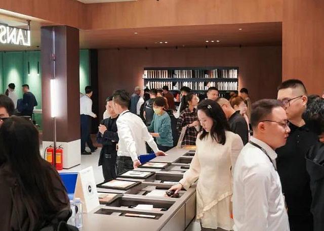 朗生展会 I 开展首日，巅峰盛况，效能进化，燃爆全场