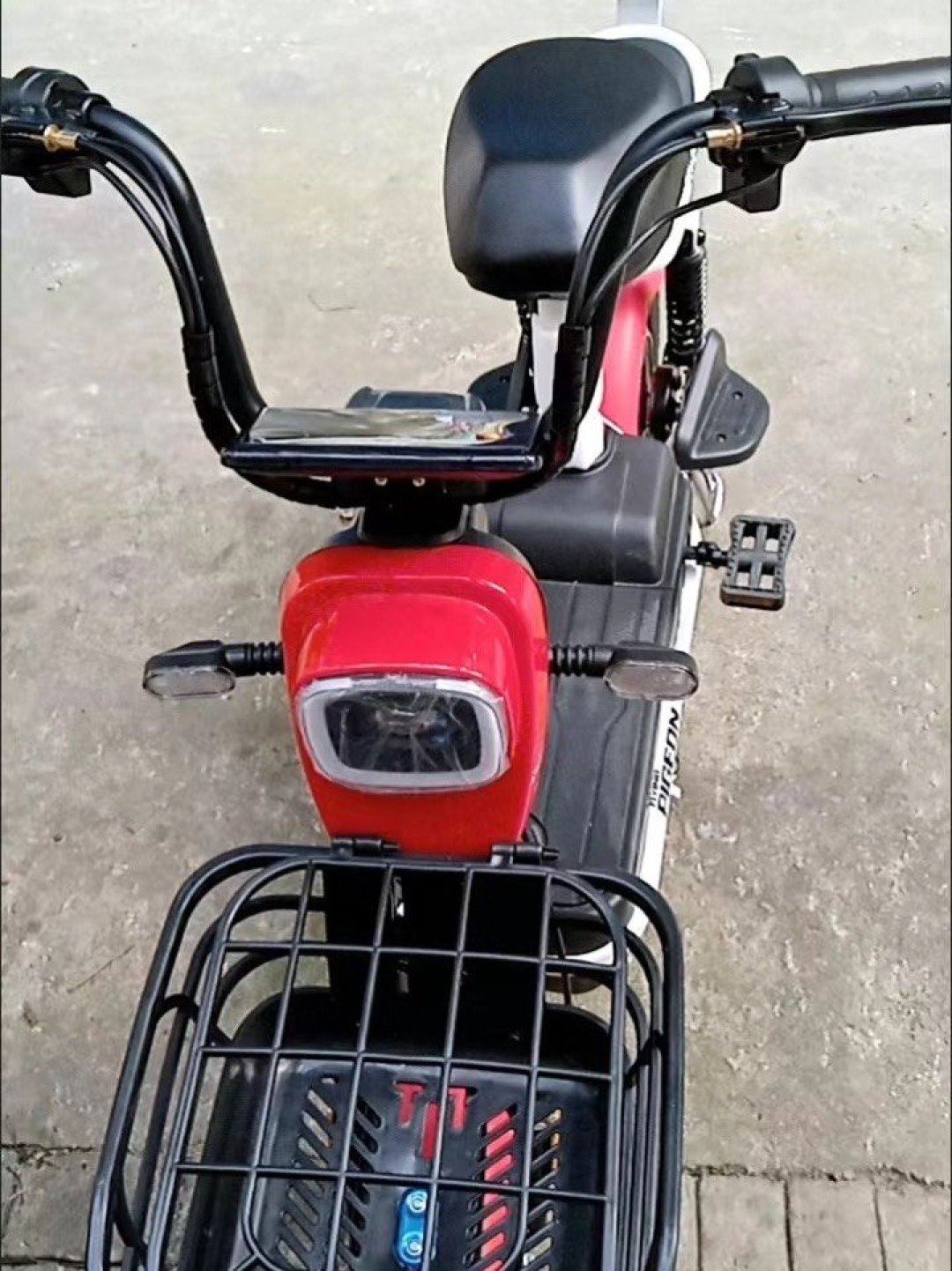 飞鸽电动车自行车