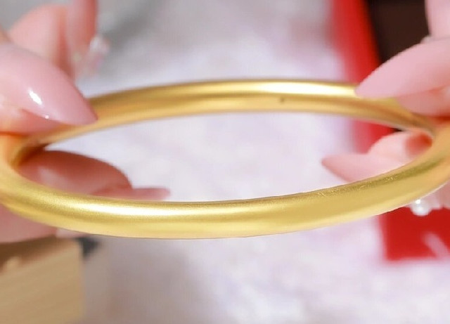 佐卡伊狗东金包银古法手镯，优雅之选，性价比之王