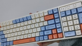 狼途GK102机械键盘：百元预算，也能敲出帅气的风采！