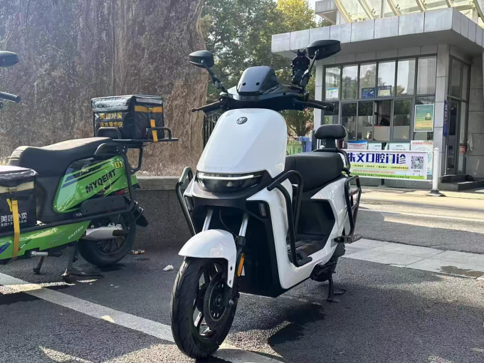 九号电动m95c电动摩托车外卖通勤代步智能长续航
