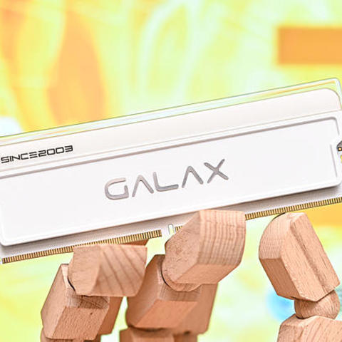 颜值与性能并存——影驰 Galaxy 星曜 20 周年纪念版 D5 7200 48GB 套装开箱简测