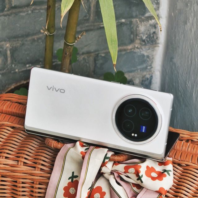 vivoxfold3pro5g折叠屏手机16gb512gb轻羽白