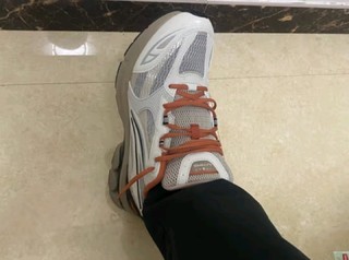 李宁扶摇2.0运动鞋