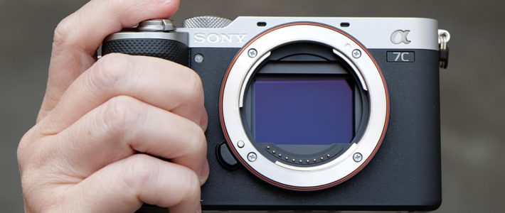 索尼相机和镜头如何选？全画幅相机搭配大光圈镜头，高性价比首选