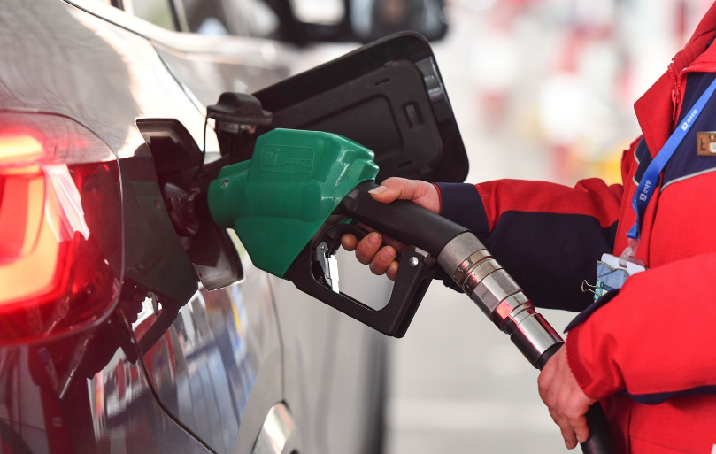国内油价4月1日迎来调整，预计将上涨