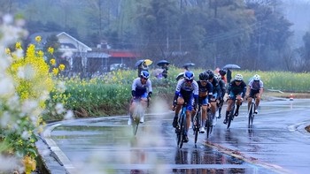 骑行类 篇五十一：安州环山环湖自行车公开赛|千名选手在春雨中上演速度与激情！