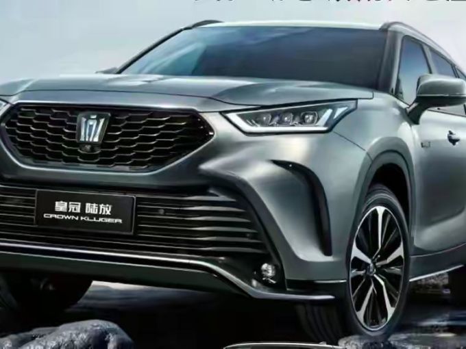 大家觉得凯迪拉克xt6四驱风尚福特探险者四驱风尚丰田陆放四驱尊贵