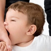育儿经验分享 篇五十七：为啥宝宝爱咬人？分3个阶段藏着不同的情绪，多数家长没读懂