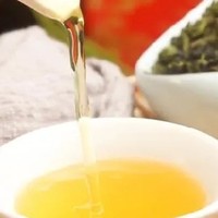 一杯春茶为春天加酚，一种独特的中国茶文化体验