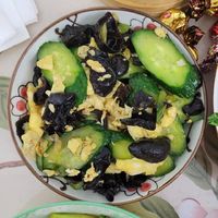 寿光新鲜蔬菜:带刺长黄瓜，生吃更绿色！