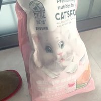 猫咪对猫粮的热爱，真可谓是情有独钟。