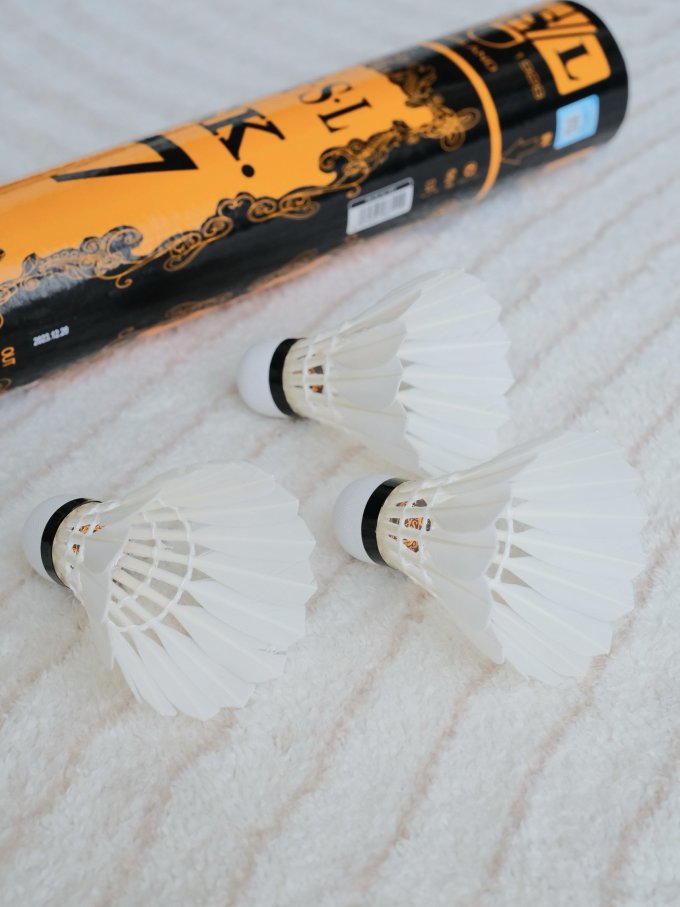 亚狮龙羽毛球怎么样 一个羽毛球也要7块钱,现在打个球是真贵,打不起打