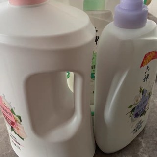 清新之选，家的香氛——六神白茯苓+栀子+芦荟沐浴露2.62L家庭装体验