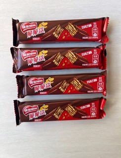 雀巢（Nestle）脆脆鲨休闲零食涂层威化饼干 办公室早餐儿童点心 巧克力味