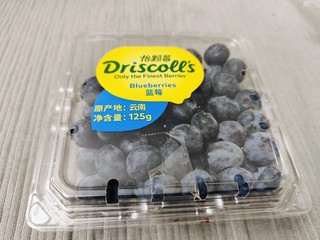 我一直认为，蓝莓和我小时候田边的野果子一样！