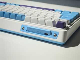 不到二百元，性价比超高的三模键盘:珂芝K75Lite