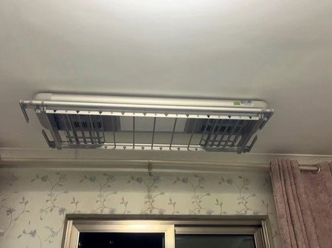  p>太太乐电动晾衣架是一款智能全自动的家用挂衣架,特别适合阳台使用