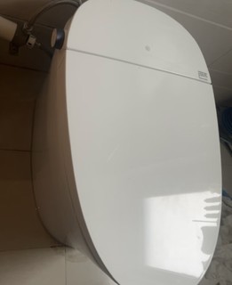 ￼￼京东京造大白鲸W3.0智能马桶一体机 无水压限制 带水箱坐便器 泡沫盾