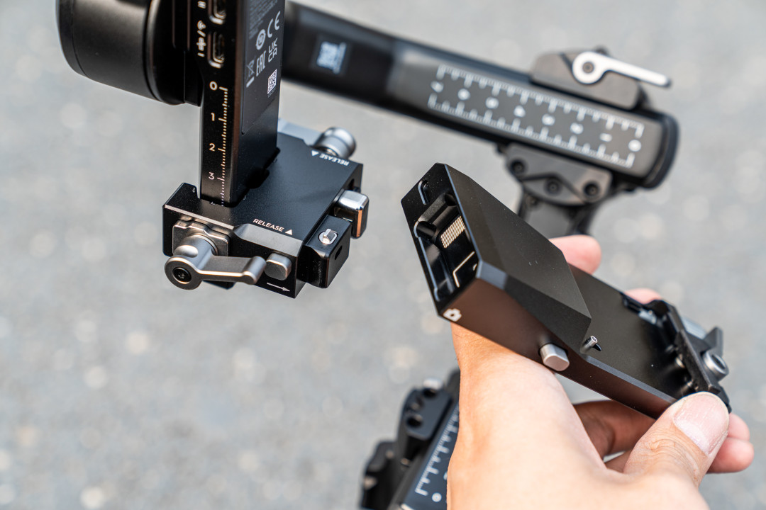 亮骚机篇九十二秒速切换横竖拍摄大疆djirs4手持云台开箱体验