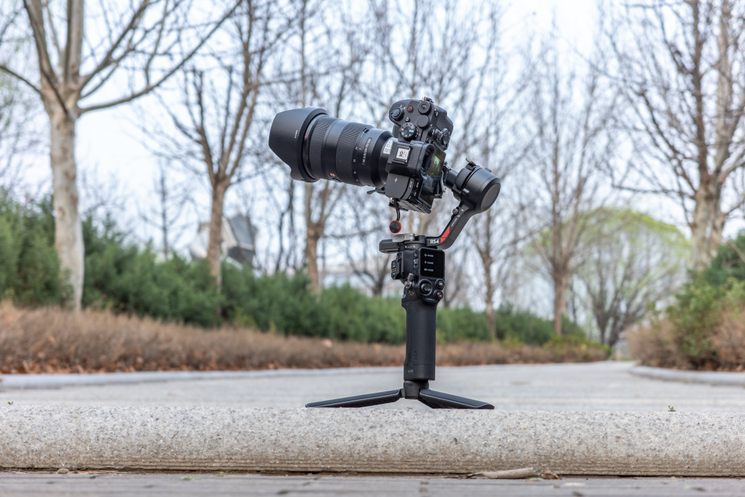 亮骚机篇九十二秒速切换横竖拍摄大疆djirs4手持云台开箱体验