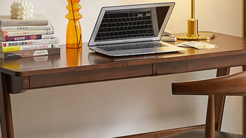 办公桌大比拼！哪款写字台最适合你？