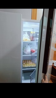 美的冰箱，夏天可以给我装好多冰淇淋呢